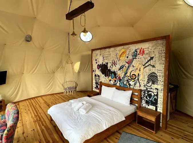 Dome אוהל מפואר *